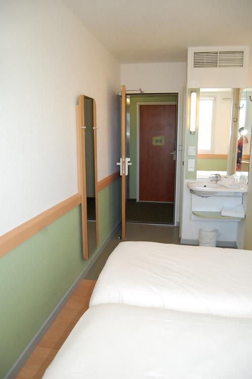 ויטרולה Ibis Budget Marseille Vitrolles חדר תמונה