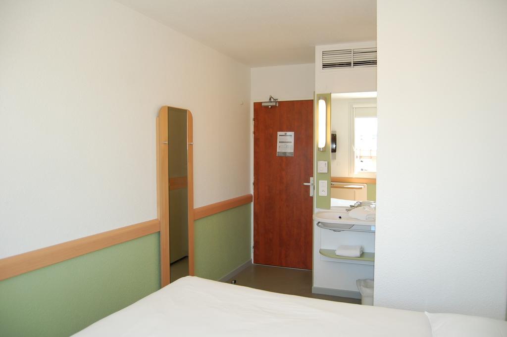 ויטרולה Ibis Budget Marseille Vitrolles חדר תמונה